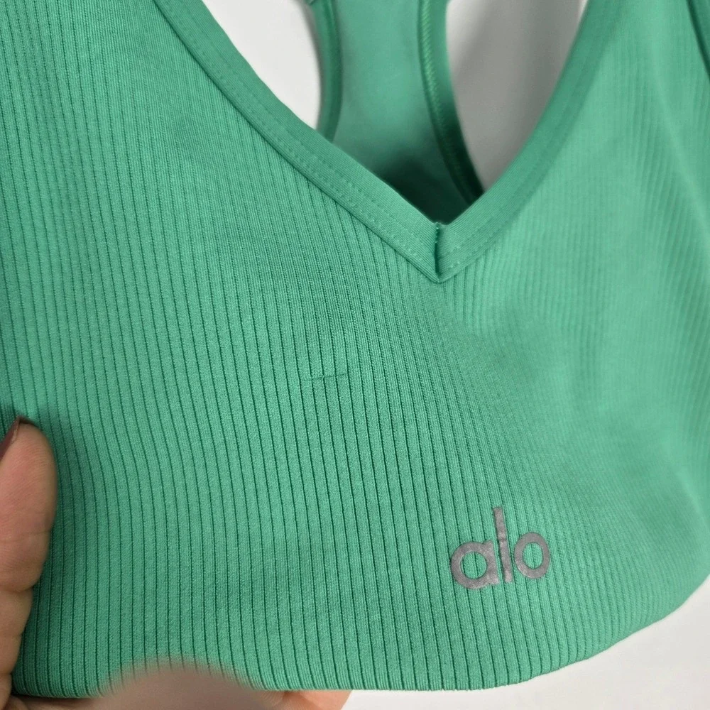 Alo Yoga XS Airlift Jump Start Ribbed Sports Bra Green Racerback V Neck Athletic